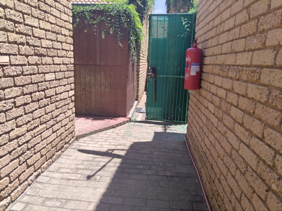 2 Bedroom Property for Sale in Rustenburg Central North West
